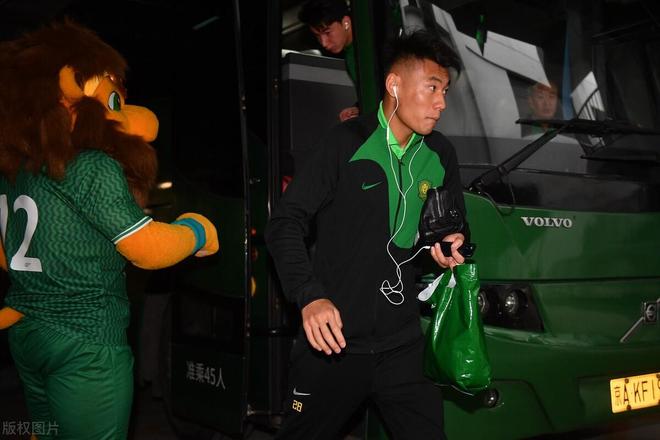 西甲转会风云：新疆男篮盯上锋线强援，约基奇或成交易筹码的简单介绍